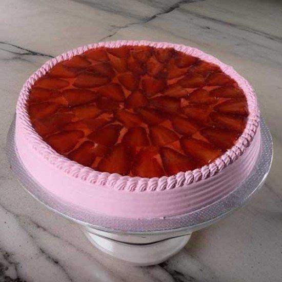 Tehzeeb Bakers Fresh Strawberry Cake - 2 Lbs